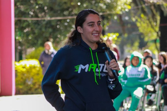 La piloto Majo Rodríguez inauguró las charlas “Entre Campeones 2024”