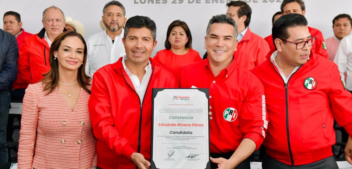 PRI da constancia a Lalo Rivera como candidato a gobernador