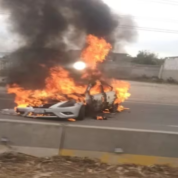 Reportan bloqueos y quema de autos en Celaya, Guanajuato