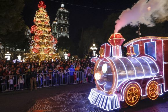 Melchor, Gaspar y Baltazar recorren las calles de Puebla capital