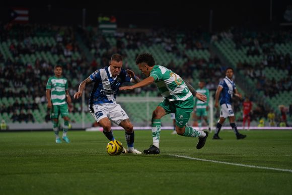 dsc07749 Santos goleó al Puebla, que sigue sin conocer la victoria en el Torneo