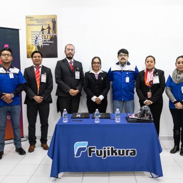 Firma convenio la UVP con Fujikura