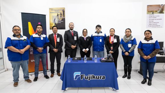 Firma convenio la UVP con Fujikura