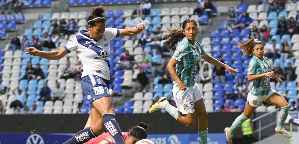 Puebla Femenil vence 2-1 al León en el Cuauhtémoc