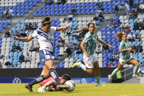 Puebla Femenil vence 2-1 al León en el Cuauhtémoc