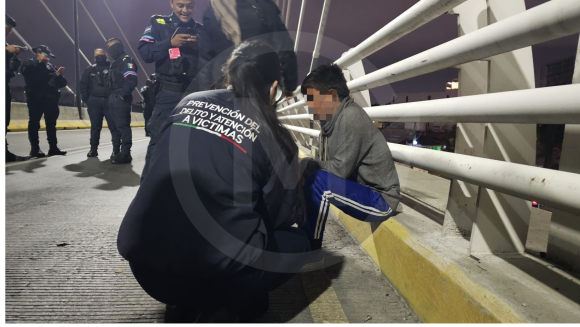 Evitan que hombre atentara contra su vida