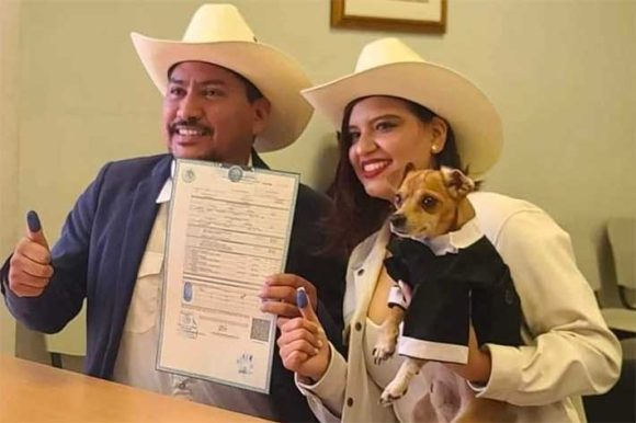 Rodrigo, perrito sonorense testigo en la boda de sus dueños