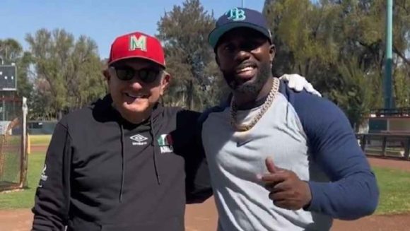 psdjflsvo AMLO juega un derby de jonrones con Randy Arozarena