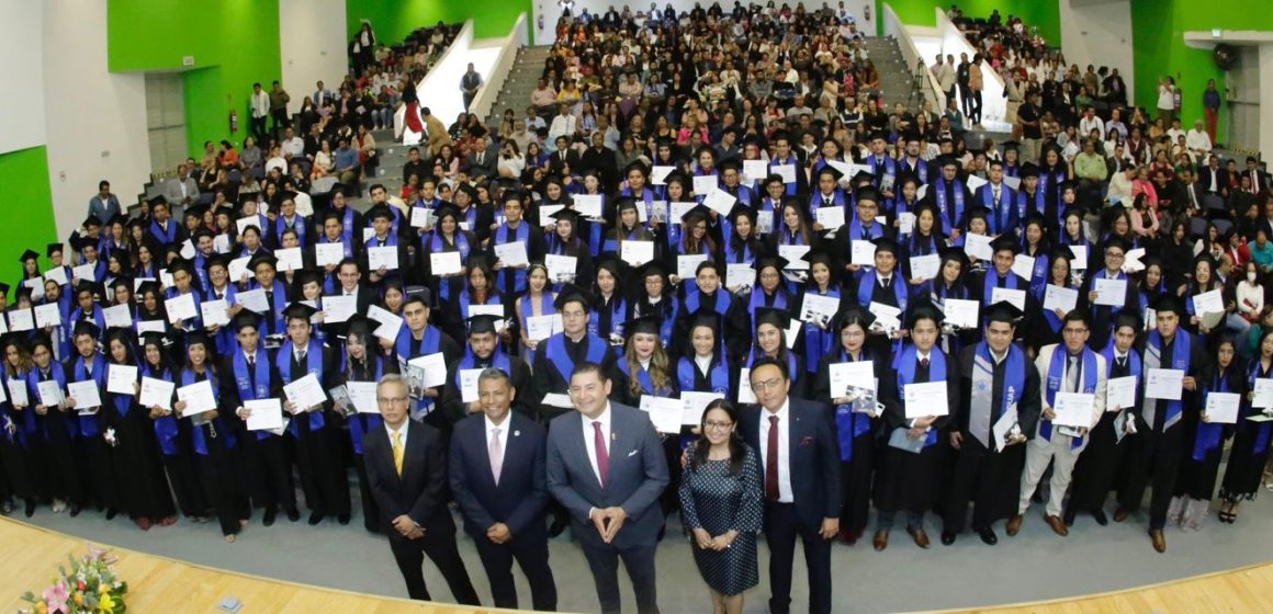 El futuro de Puebla está en las juventudes con conciencia crítica: Armenta