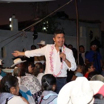 Militancia panista de Teopantlán toma protesta ante Lalo Rivera