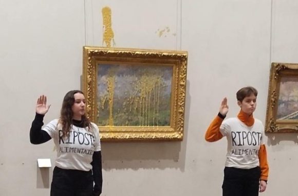 (VIDEO) Activistas lanzan sopa a cuadro de Claude Monet