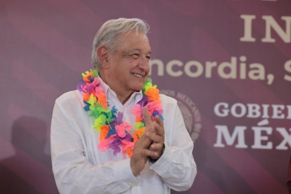 AMLO califica de “vergonzosa” la filtración del número de teléfono de su hijo José Ramón