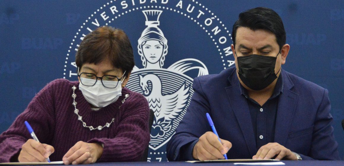 Con un aumento de 4 por ciento firma BUAP contratos colectivos de trabajo con SITBUAP y ASPABUAP