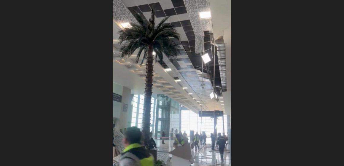 (VIDEO) Colapsan plafones en área de llegadas del AIFA