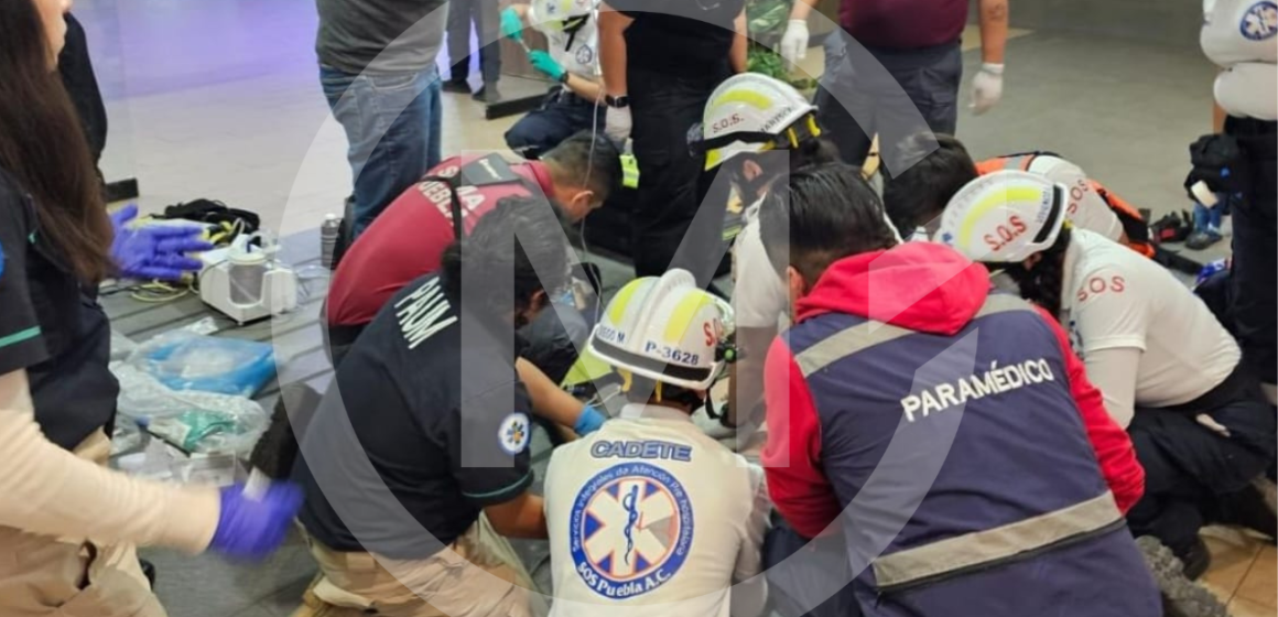 Hombre cae y muere mientras paseaba en plaza Solesta