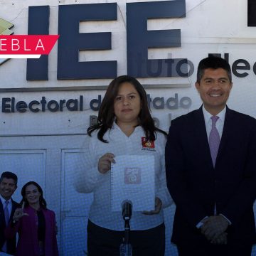 Eduardo Rivera registra plataforma electoral ante el IEE