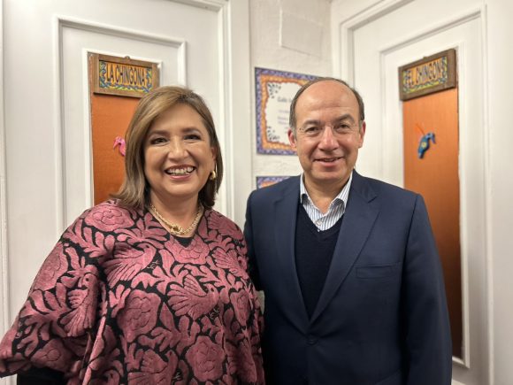 Xóchitl Gálvez y Felipe Calderón se reúnen en España