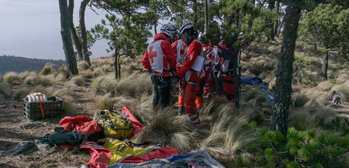 Protección Civil estatal ubica a siete de 11 alpinista perdidos en  el Pico de Orizaba