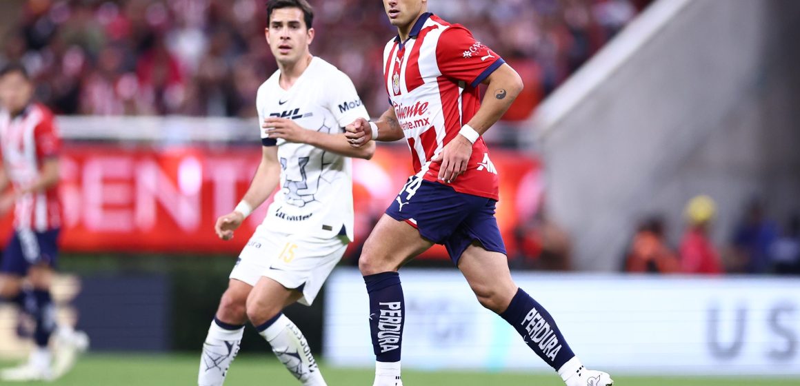 ‘Chicharito’ vuelve a debutar con Chivas