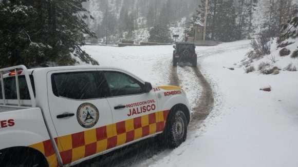 Nevado de Colima cierra por mal clima