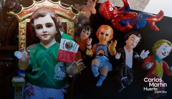 ¿Rompen tradición al vestir al Niño Jesús?