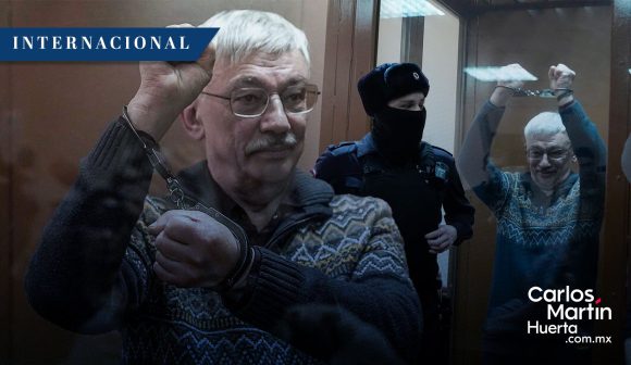 Rusia condena a dos años y medio de cárcel a Oleg Orlov, premio Nobel de la Paz