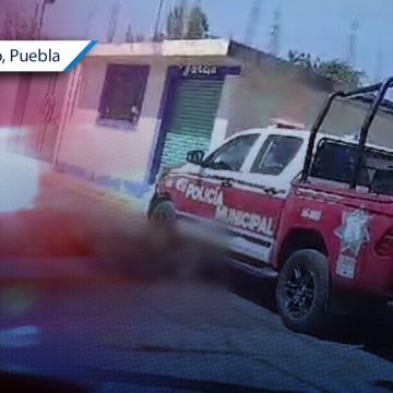 Policías de Tianguismanalco atropellan a dos jóvenes; viajaban a exceso de velocidad