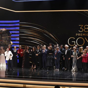 “La sociedad de la nieve” arrasa en los Premios Goya con 12 galardones  