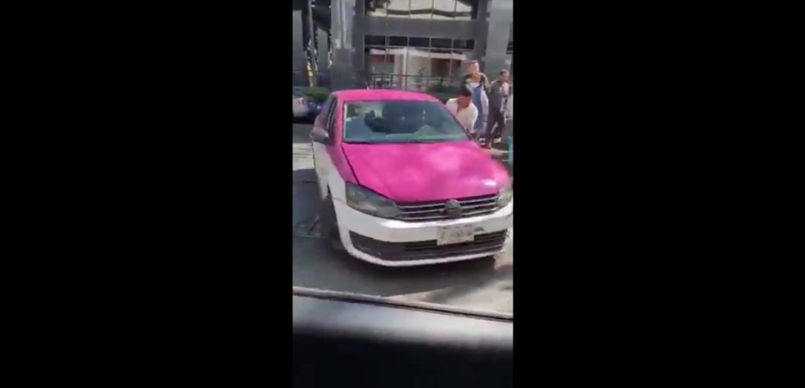 (VIDEO) Hombre es atropellado por taxi tras riña en Polanco