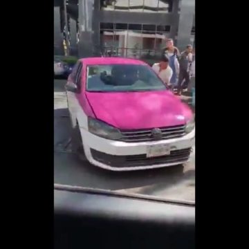 (VIDEO) Hombre es atropellado por taxi tras riña en Polanco
