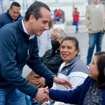 Habitantes de Romero Vargas dialogan con Mario Riestra