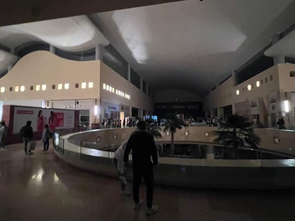 Apagones dejan sin luz a la zona Angelópolis, hospitales, universidades y negocios entre los afectados