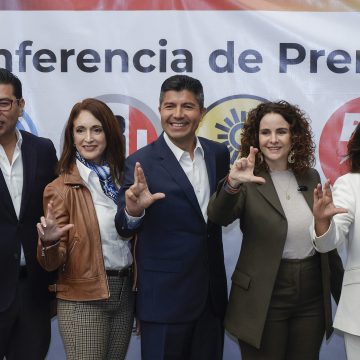 Nancy de la Sierra, Nadia Navarro y Humberto Aguilar, voceros de la alianza “Mejor Rumbo para Puebla”