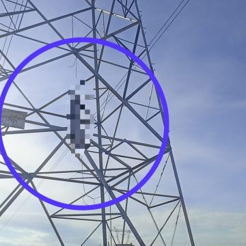 Lo encuentran suspendido de una cuerda en torre de alta tensión