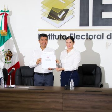 Lalo Rivera se registra como candidato a gobernador ante el IEE