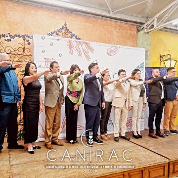 Carlos Azomoza reelecto como presidente de la Canirac Puebla