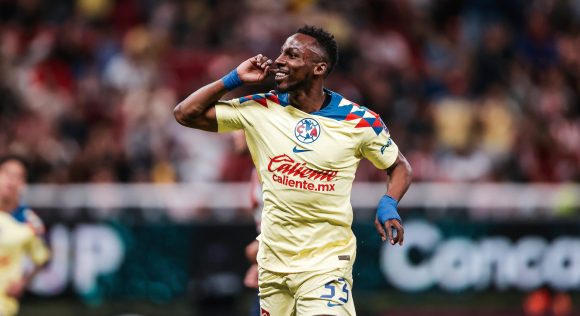 Concacaf investigará actos de racismo de fanáticos de Chivas a Julián Quiñones