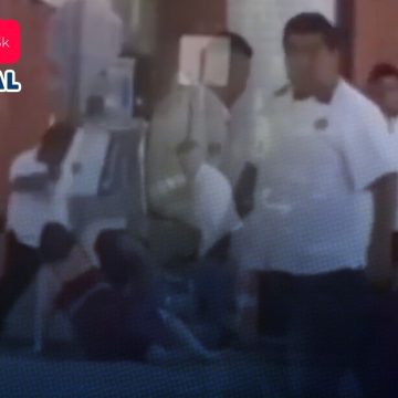 (VIDEO) Taxistas dan golpiza a pareja de turistas en Playa del Carmen