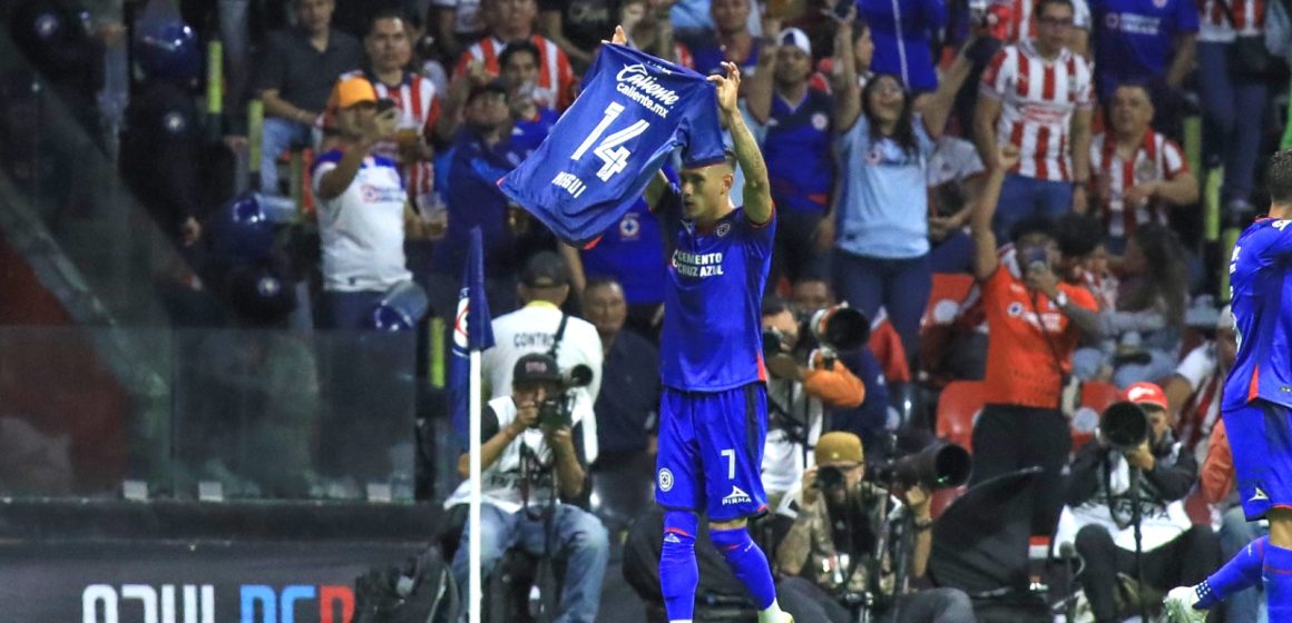 Cruz Azul dedica gol a José Armando, niño que padece leucemia