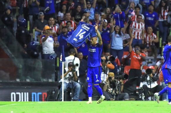 Cruz Azul dedica gol a José Armando, niño que padece leucemia