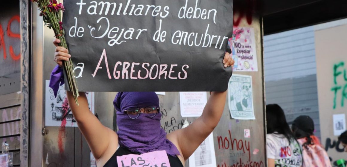Marchan mujeres en CDMX exigiendo alto a la violencia y justicia