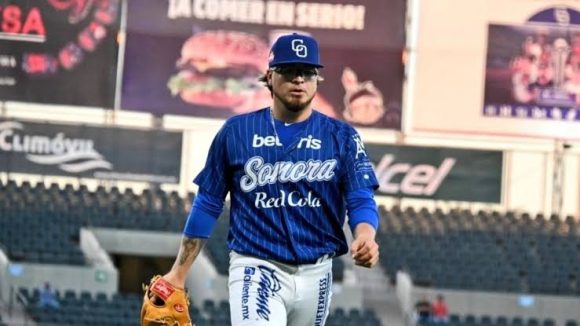 El lanzador Faustino Carrera se suma a los Pericos de Puebla