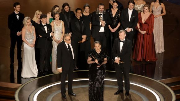 ‘Oppenheimer’ se lleva siete estatuillas en los premios Oscar incluyendo mejor película  