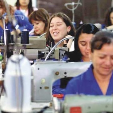  El 50.6% de las mujeres trabajadoras poblanas perciben solo un salario mínimo
