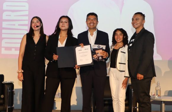 Lalo Rivera acude al foro Actúa del Tec de Monterrey; presenta propuestas a jóvenes