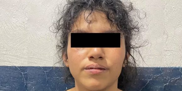 Detienen a mujer que asaltaba en el Barrio de Santiago acompañada de su hija