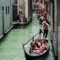 Venecia cobrará a visitantes de un día para combatir turismo masivo
