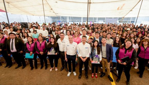 Mario Riestra anuncia proyectos de desarrollo y seguridad para universitarios