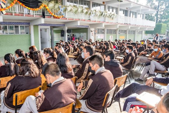 Dan talleres y pláticas de prevención del embarazo a jóvenes en Puebla