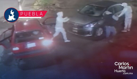 A punta de pistola, roban coche en la colonia Galaxia Bosques de Amalucan